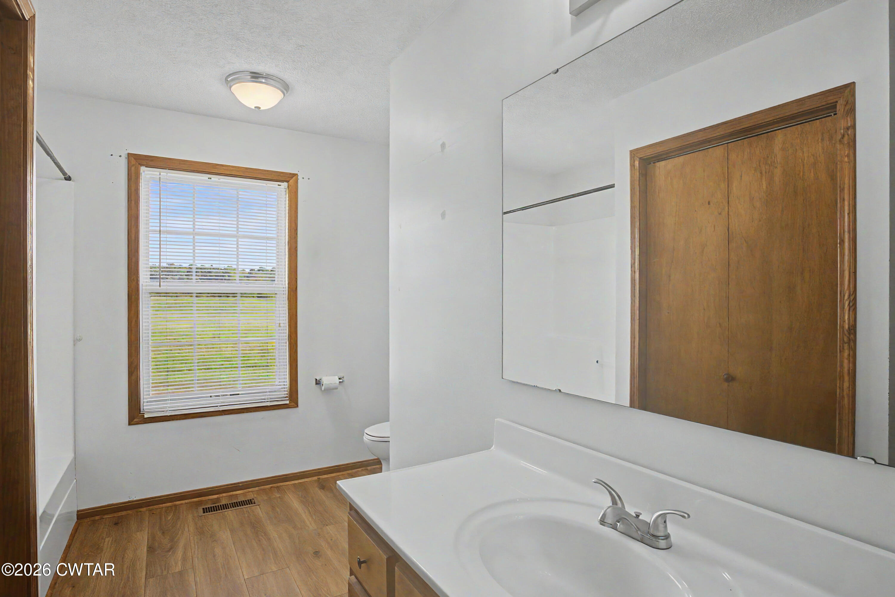 3149 Sand Ridge Road Lexington, TN 38351 - Photo 25 of 35 Hall Bathroom