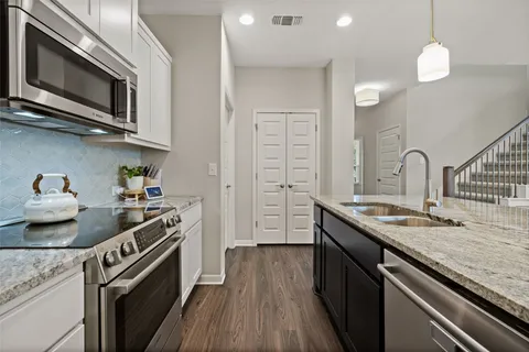 $400,000 | 9809 Eloquence Dr Manor, Manor, TX 78653