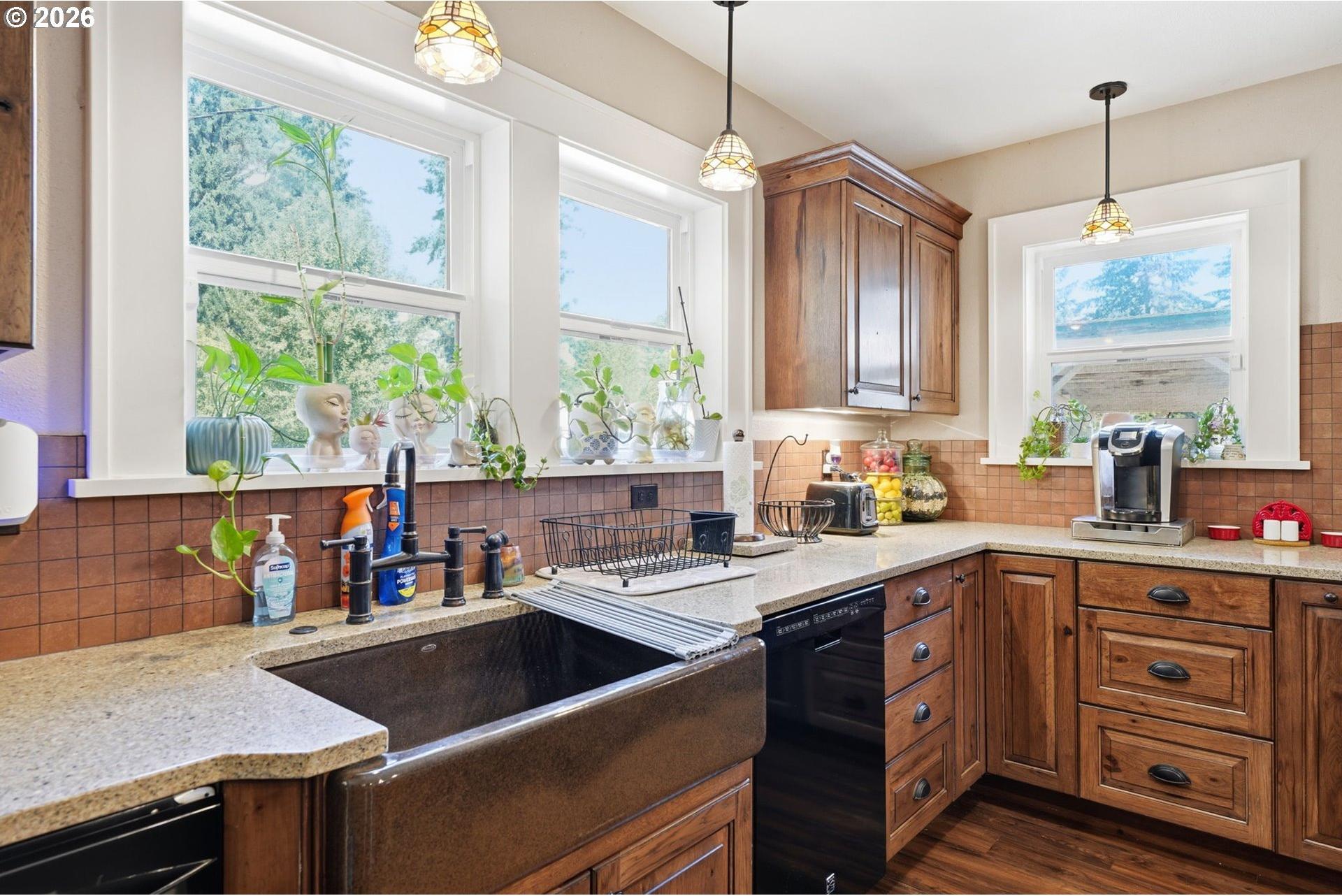 5330 Southwest River Road Hillsboro, OR 97123 - Photo 11 of 43 Gallery Image 11