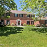 $975,000 | 130 West Blackthorn Lane, Lake Forest, IL 60045