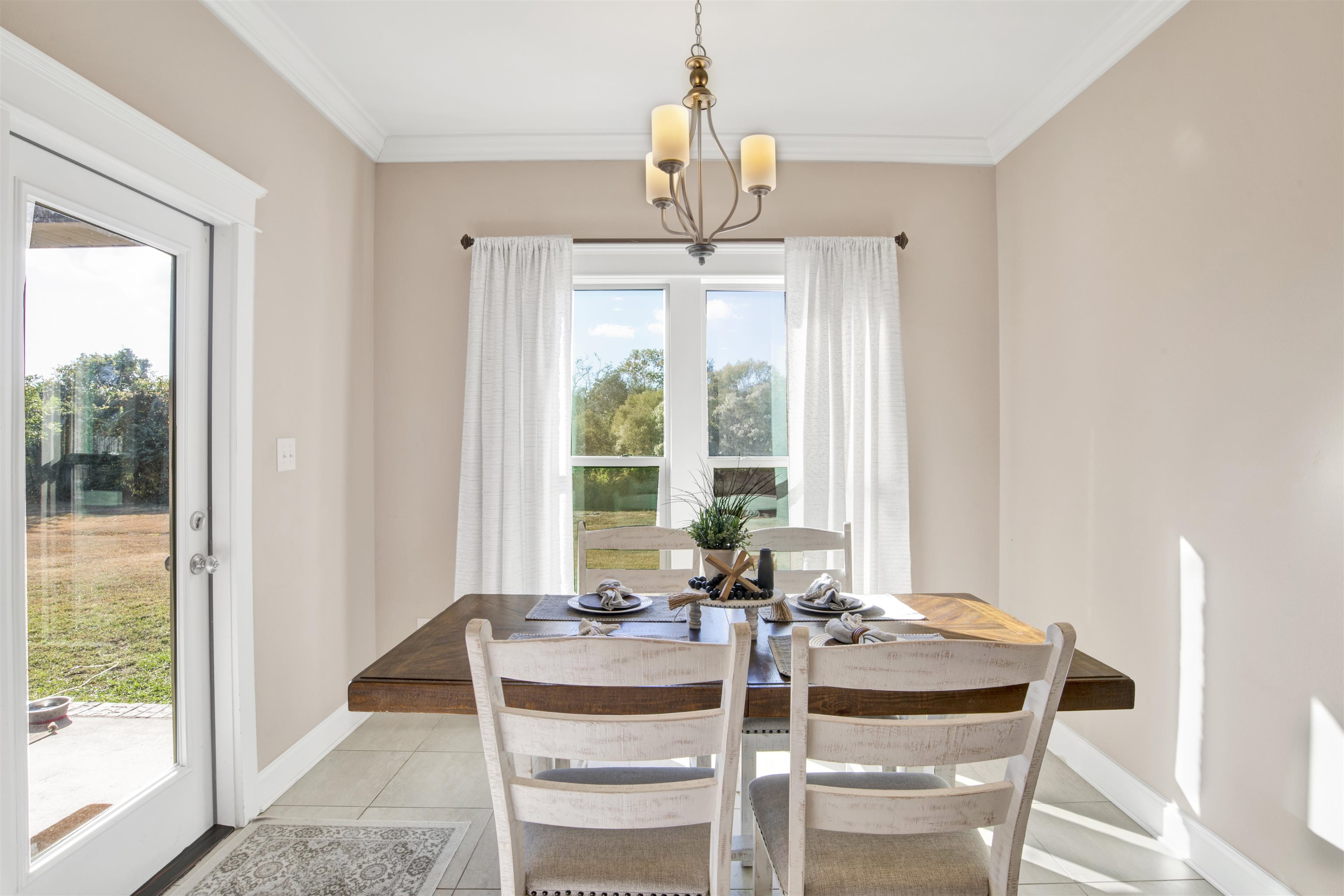 7049 Rocky Rd Loop Gulf Shores, AL 36542 - Photo 15 of 29 Breakfast Nook