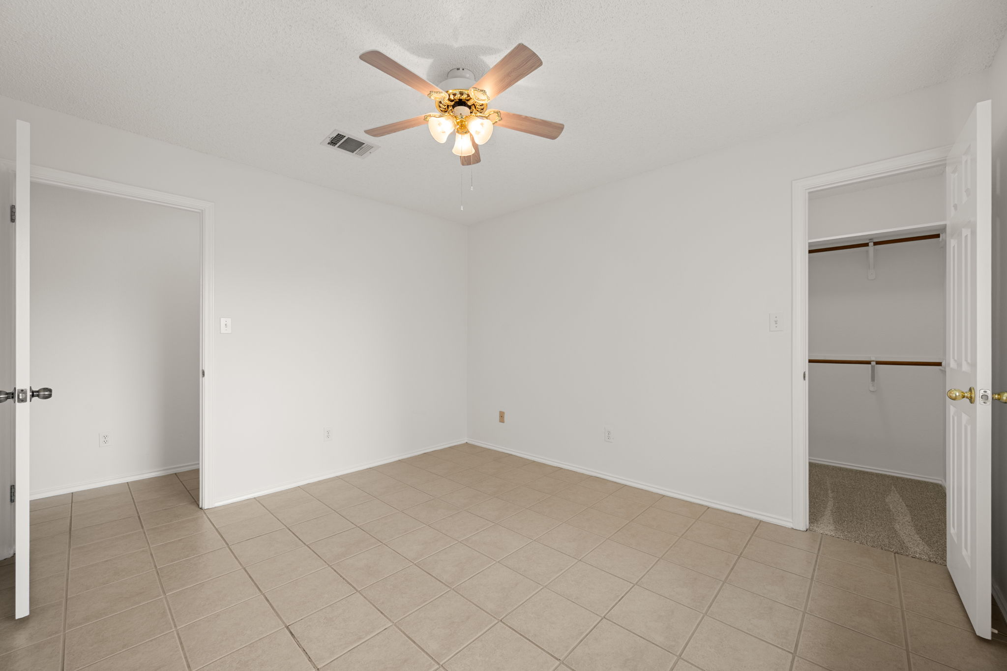 707 Ridge View Drive Leander, TX 78641 - Photo 29 of 40 an empty room with a empty space