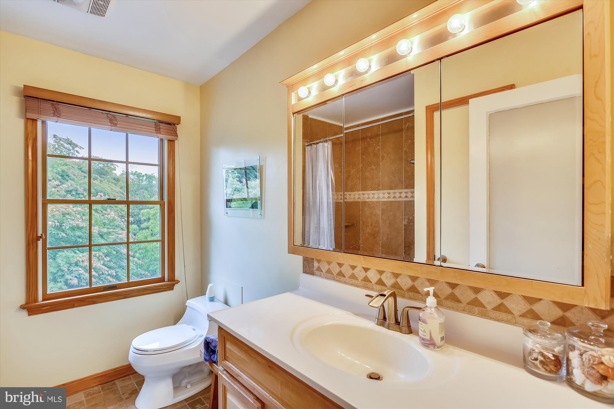 1755 Glastonberry Road Potomac, MD 20854 - Photo 59 of 100