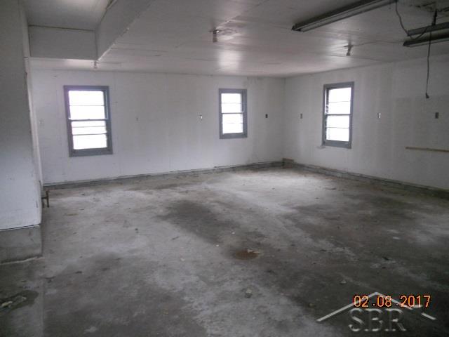 1065 Gabel Road Saginaw, MI 48601 - Photo 15 of 17 31314347-14.JPG