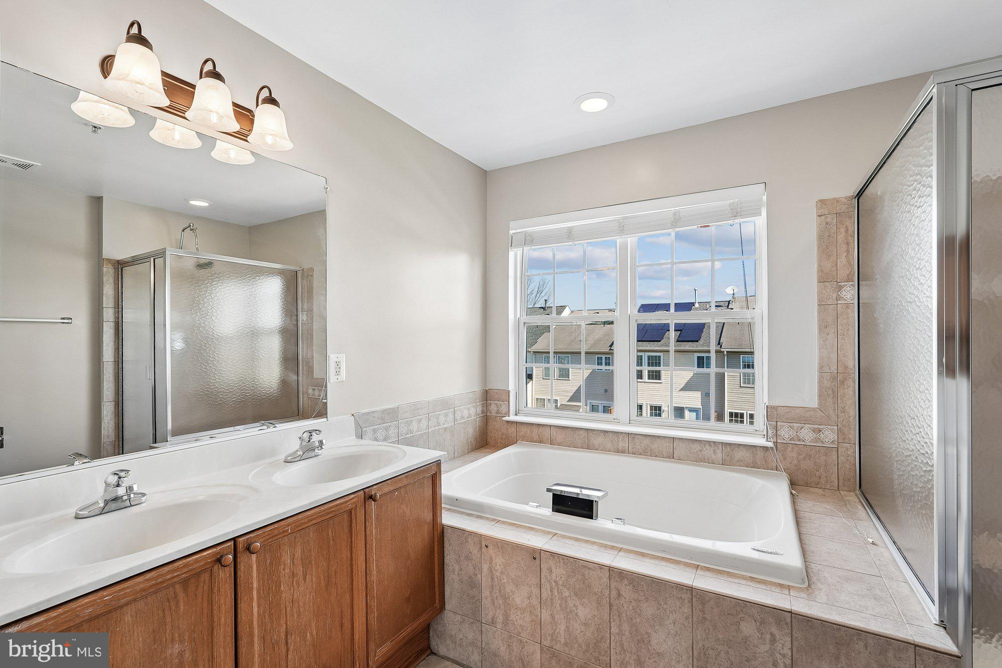 4858 Marsden Place Frederick, MD 21703 - Photo 15 of 25 Primary Bath