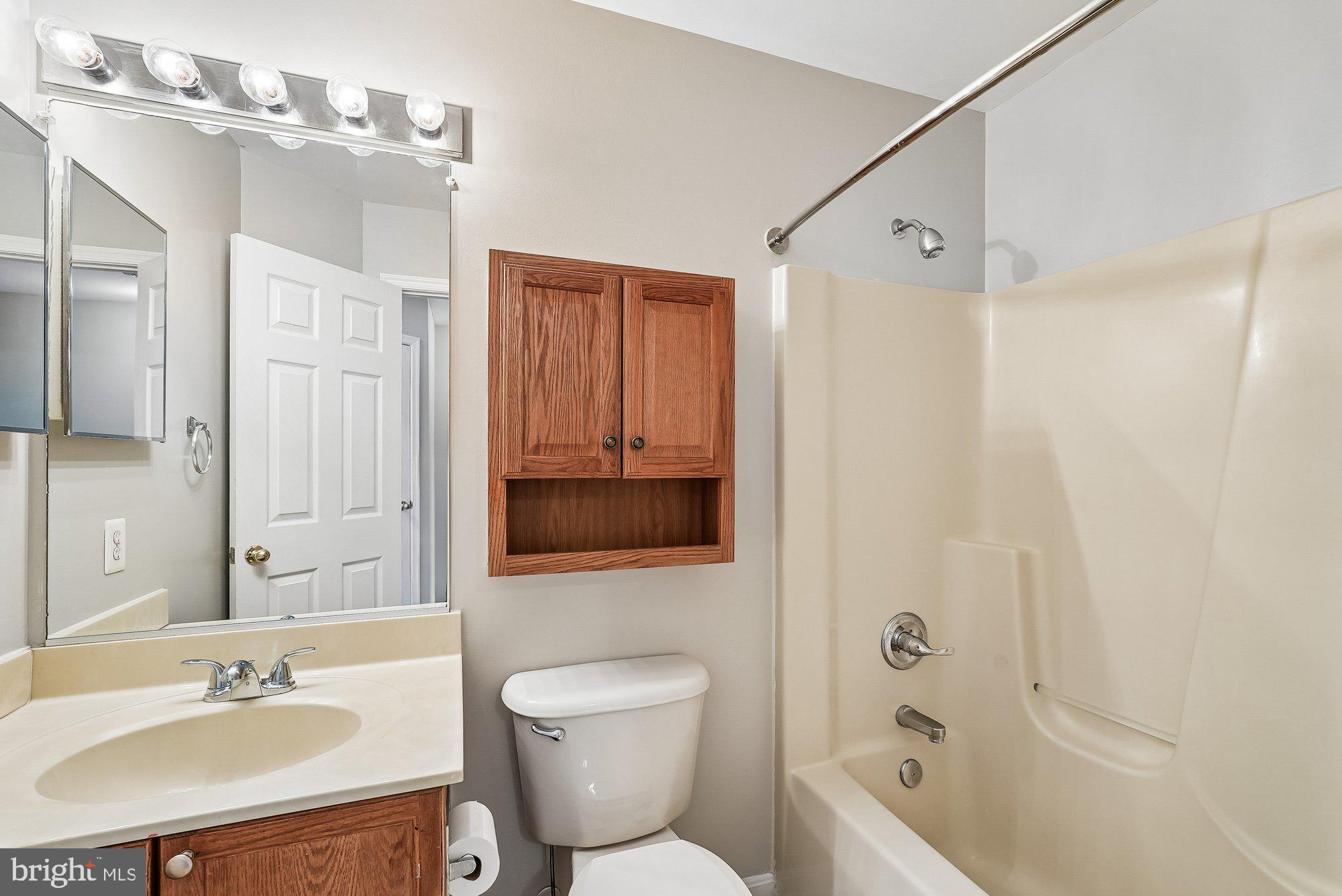 4858 Marsden Place Frederick, MD 21703 - Photo 16 of 25 Upper-Level Full Bathroom