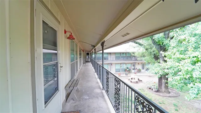 $995 | 202 East Oak Street, Unit 10, Weatherford, TX 76086