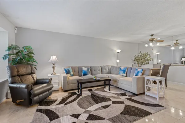 $179,999 | 17810 Kings Park Lane, Unit 31, Houston, TX 77058