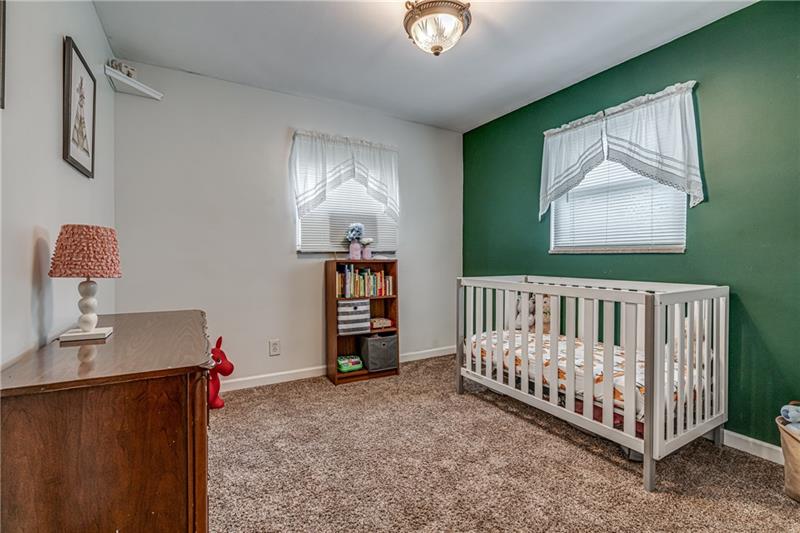 53 May Avenue McKees Rocks, PA 15136 - Photo 19 of 25