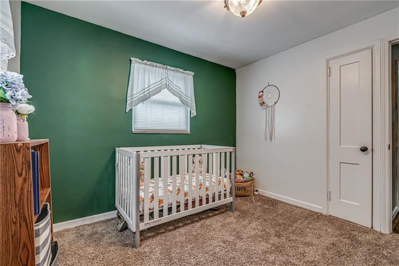 53 May Avenue McKees Rocks, PA 15136 - Photo 20 of 25