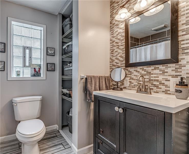 53 May Avenue McKees Rocks, PA 15136 - Photo 21 of 25