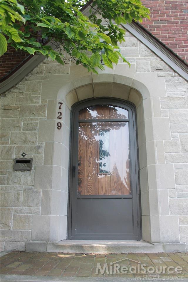 729 Pemberton Road Grosse Pointe Park, MI 48230 - Photo 4 of 46