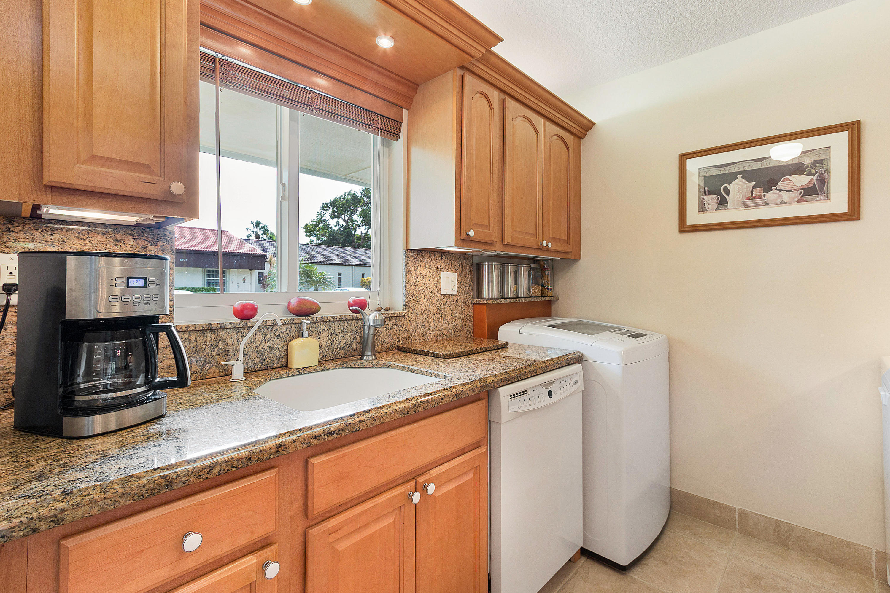 6905 Tiburon Circle, Unit 101 Boca Raton, FL 33433 - Photo 8 of 23 Kitchen