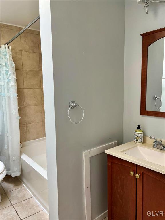 715 Spring Street Bethlehem, PA 18018 - Photo 15 of 28 a bathroom with a sink and a mirror
