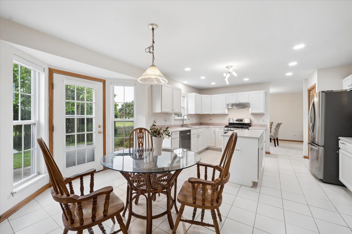 1888 Shoreline Court Romeoville, IL 60446 - Photo 8 of 30