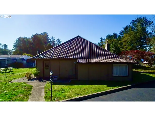 $219,000 | 15505 Oceanview Drive, Unit 47, Brookings, OR 97415