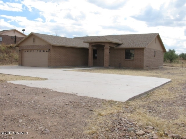 118 Circulo Penjamo Rio Rico, AZ 85648 - Photo 3 of 31
