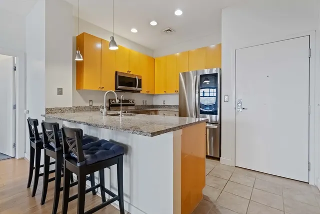 $3,100 | 72 Ashland Street, Unit 407, Malden, MA 02148