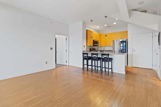 $3,100 | 72 Ashland Street, Unit 407, Malden, MA 02148