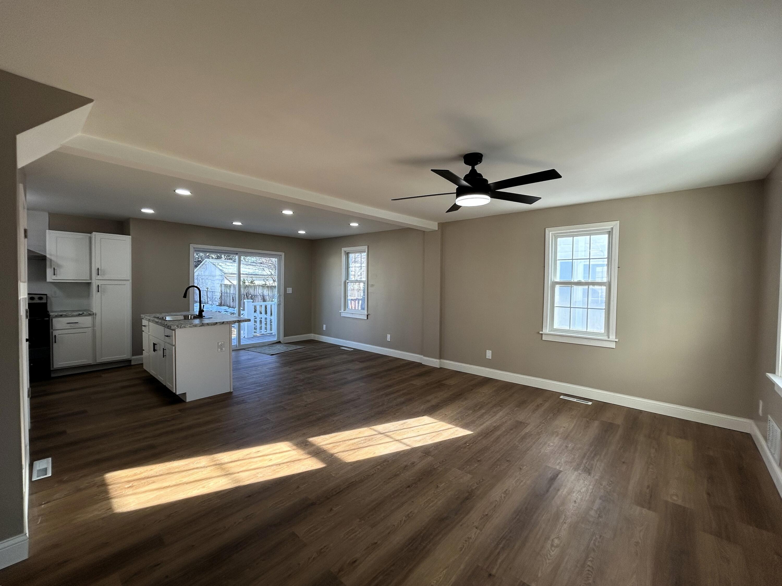 4444 North 26th Street Milwaukee, WI 53209 - Photo 2 of 14 Living 1