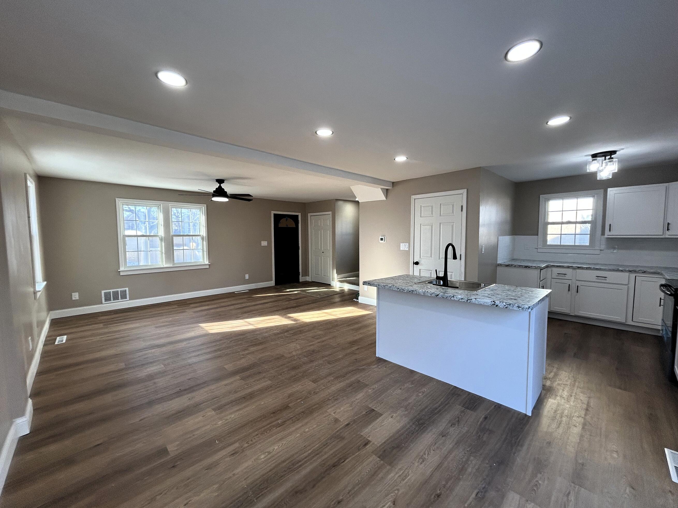 4444 North 26th Street Milwaukee, WI 53209 - Photo 4 of 14 Living 3