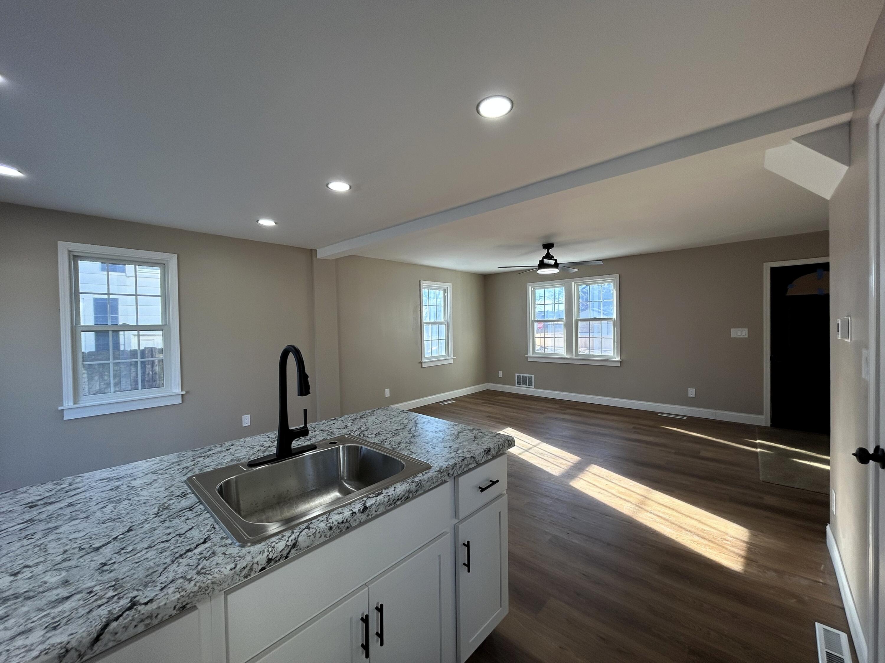 4444 North 26th Street Milwaukee, WI 53209 - Photo 6 of 14 Living 2