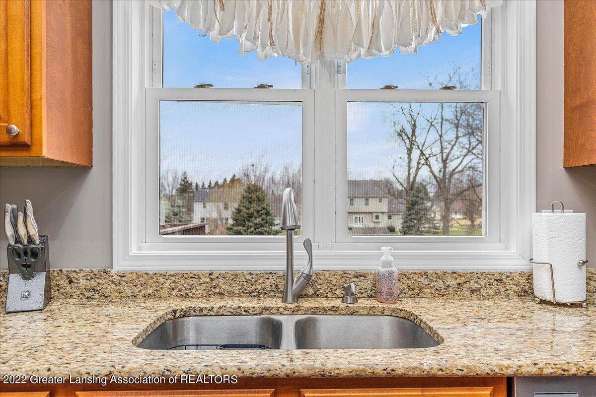 3866 Rudyard Way Lansing, MI 48906 - Photo 13 of 58 12-Media Jett-23