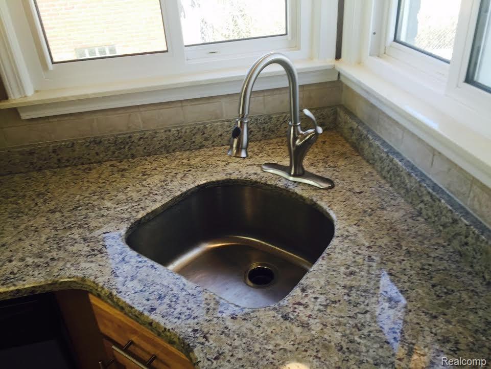 31556 Marblehead Road Farmington, MI 48336 - Photo 10 of 17 Marblehead10.jpg