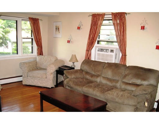 77 Gates Lane Worcester, MA 01603 - Photo 8 of 24 Gallery Image 8