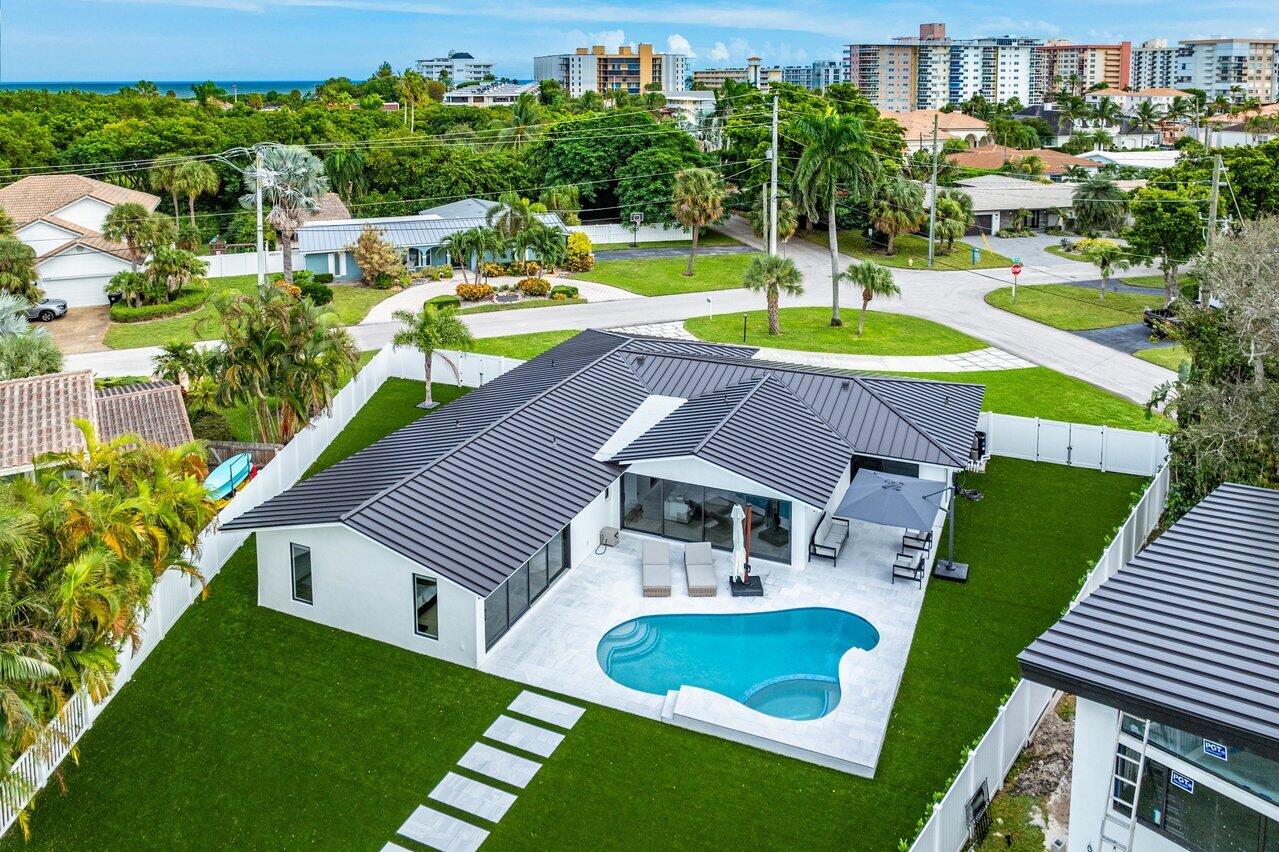 5201 Northeast 30th Terrace Lighthouse Point, FL 33064 - Photo 2 of 49 44