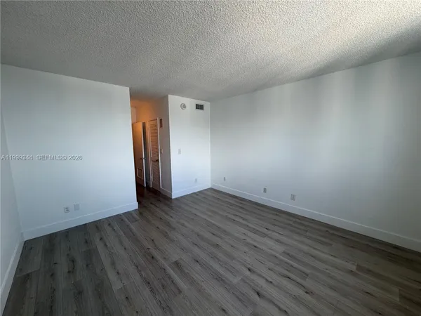 $2,300 | 19380 Collins Avenue, Unit 1523, Sunny Isles Beach, FL 33160