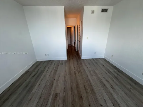 $2,300 | 19380 Collins Avenue, Unit 1523, Sunny Isles Beach, FL 33160