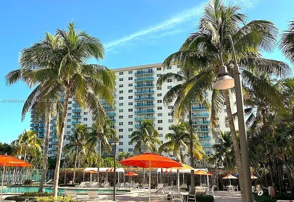 $2,300 | 19380 Collins Avenue, Unit 1523, Sunny Isles Beach, FL 33160