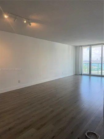 $2,300 | 19380 Collins Avenue, Unit 1523, Sunny Isles Beach, FL 33160