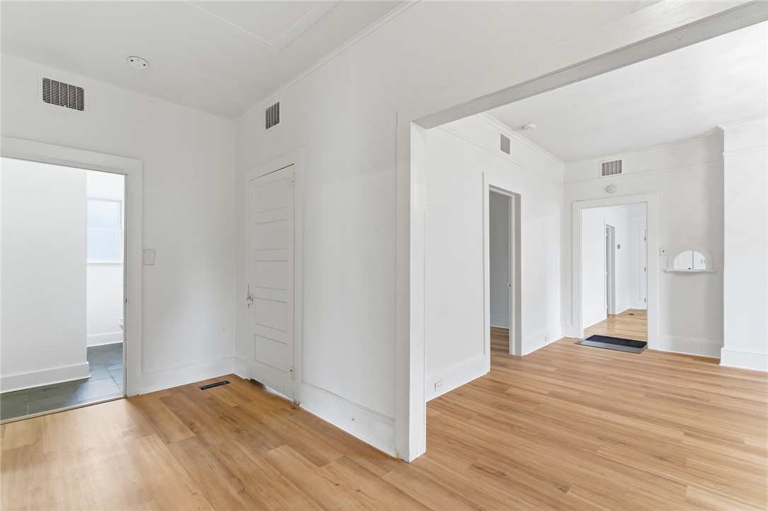 404 South Gossett Street Anderson, SC 29624 - Photo 36 of 50 Spacious hallway to dining area