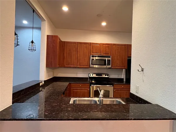 $2,250 | 8210 Down Royal Road, Tampa, FL 33610