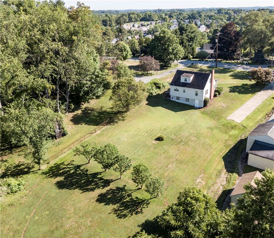 2776 Beaver Grade Road Coraopolis, PA 15108 - Photo 4 of 25 Gallery Image 4