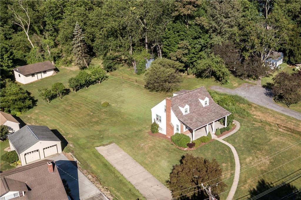 2776 Beaver Grade Road Coraopolis, PA 15108 - Photo 5 of 25 Gallery Image 5