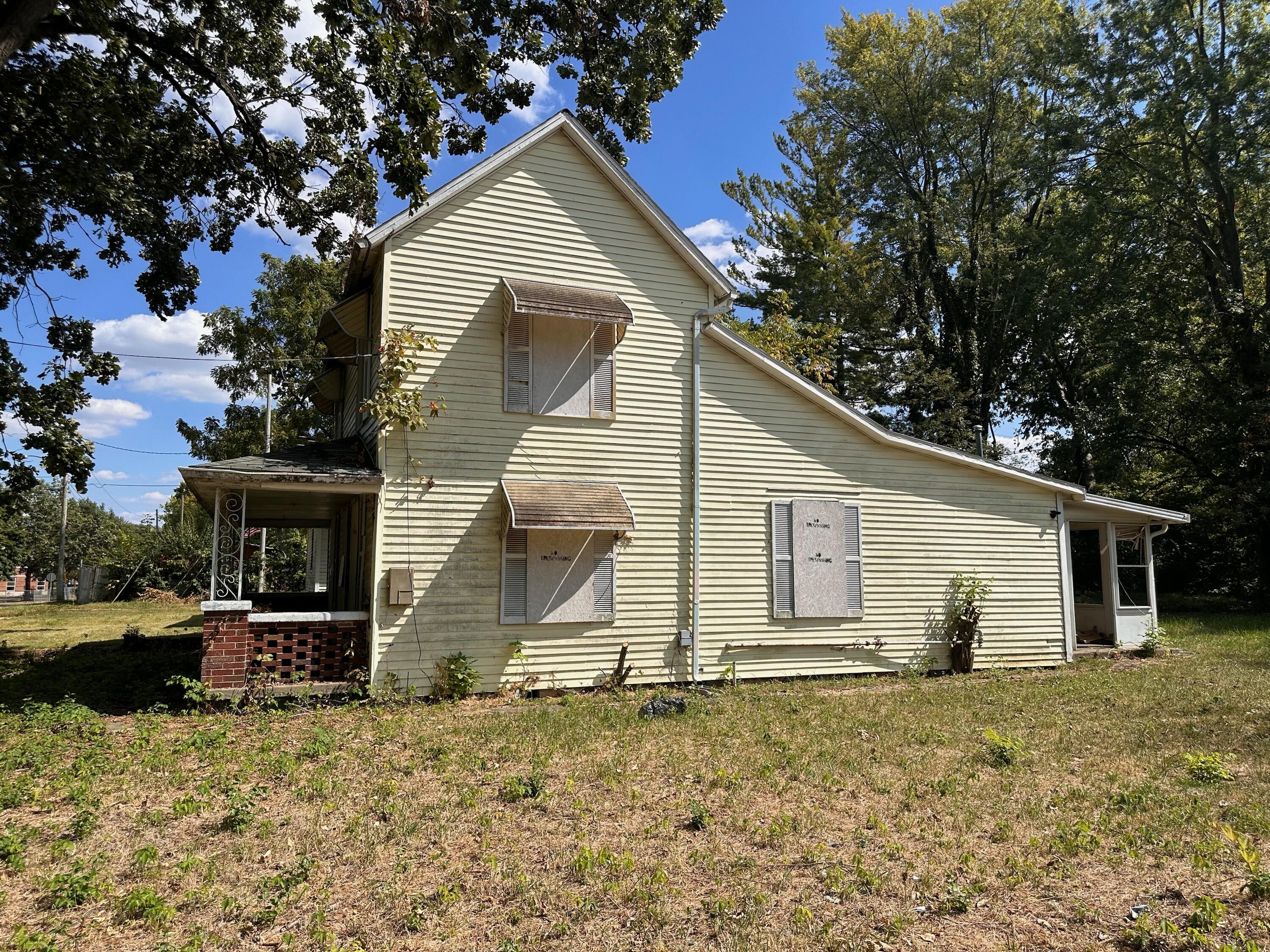 551 Georgia Springfield, OH 45505 - Photo 3 of 7
