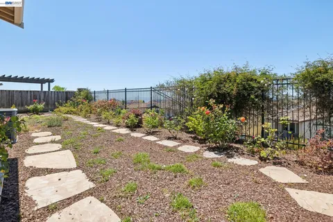 $2,599,000 | 5 Stirling Way, Hayward, CA 94542