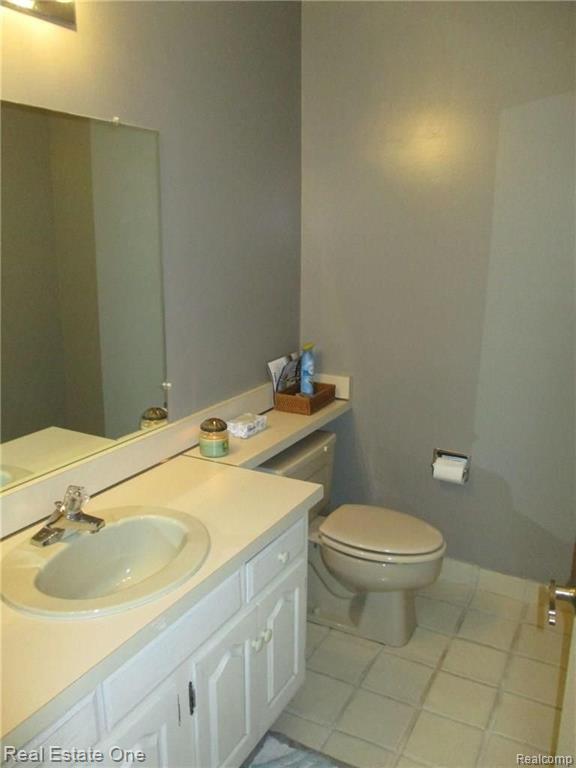 938 Golfview Court Rochester Hills, MI 48307 - Photo 19 of 44
