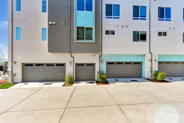 $1,249,000 | 111 Llano De Los Robles Avenue, Unit 2, San Jose, CA 95136