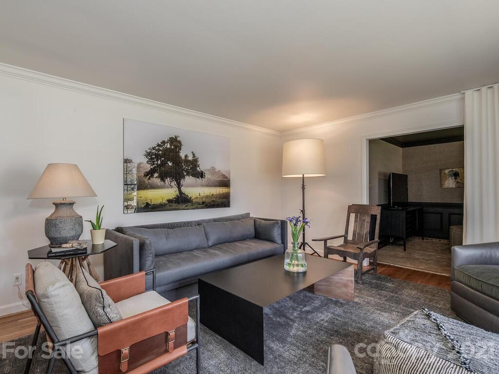 6008 Gate Post Road Charlotte, NC 28211 - Photo 5 of 23 Gallery Image 5