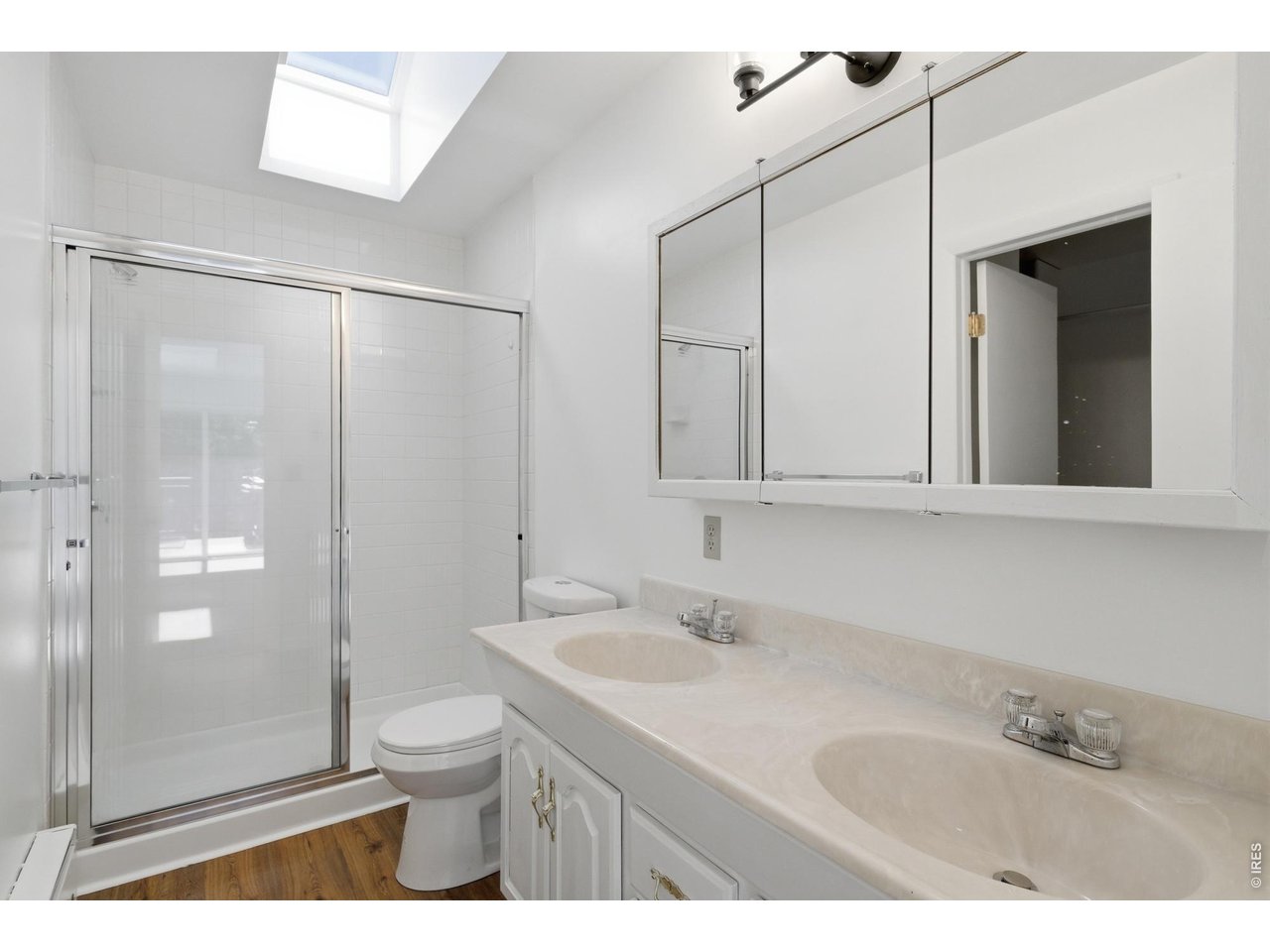 910 Chute Road Golden, CO 80403 - Photo 21 of 33 Primary Bathroom
