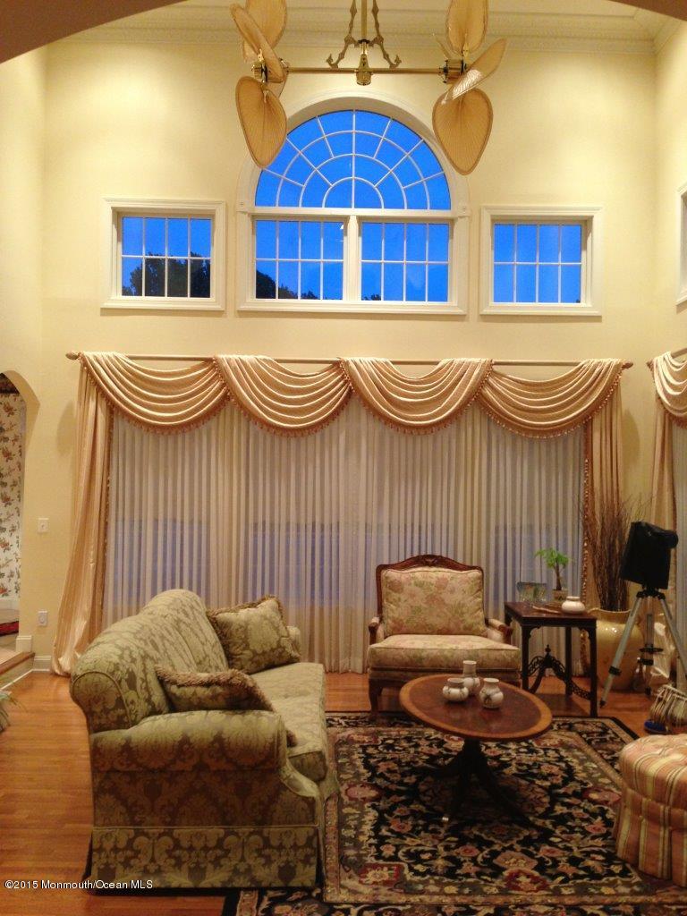 4 Hastings Road Holmdel, NJ 07733 - Photo 2 of 11 2013-06-16 20.44.54