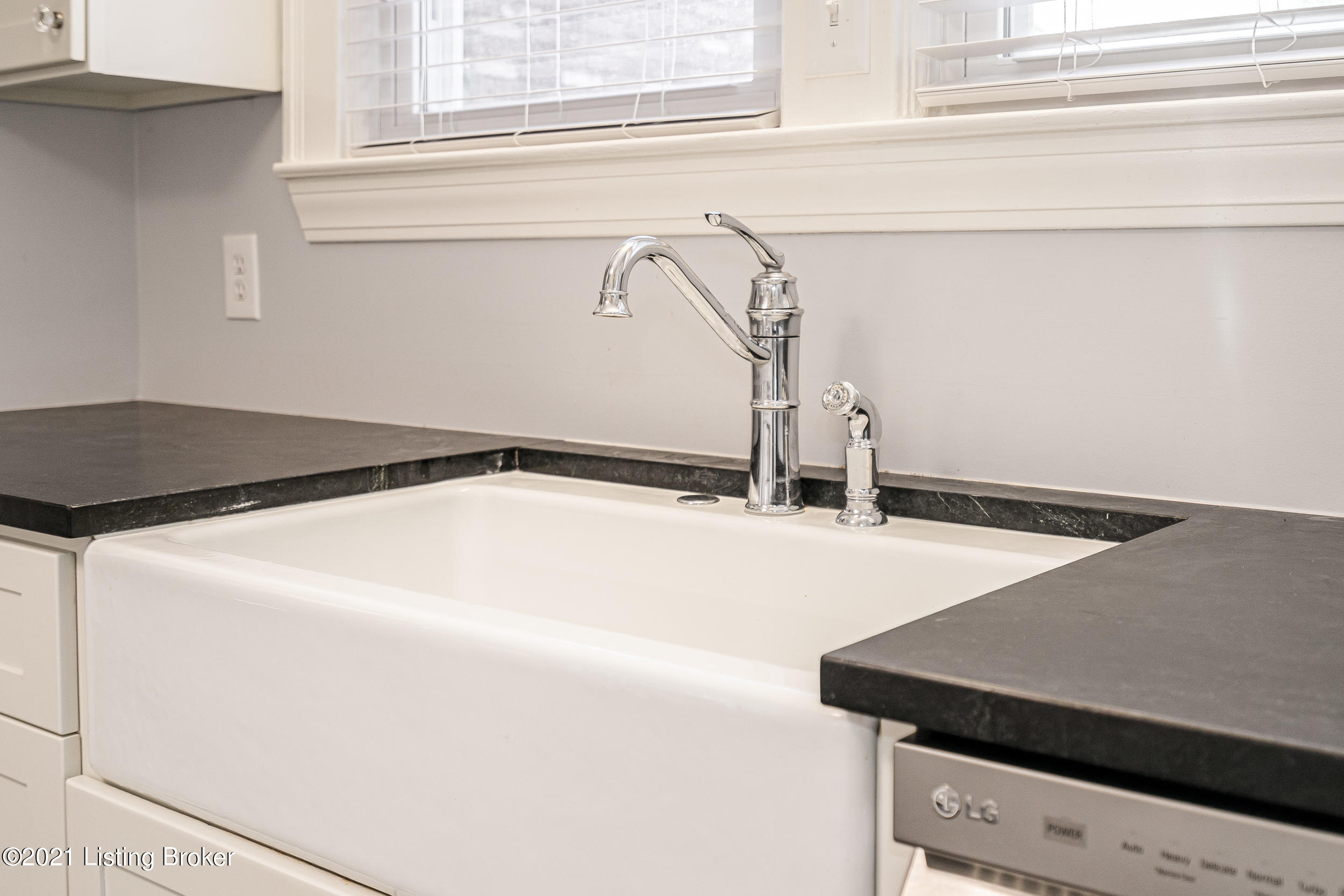 1838 Gresham Road Louisville, KY 40205 - Photo 20 of 54 1838 Gresham Road-31