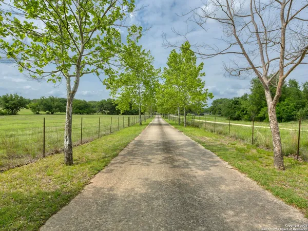 $2,150,000 | 109 A Ammann Road, Boerne, TX 78015