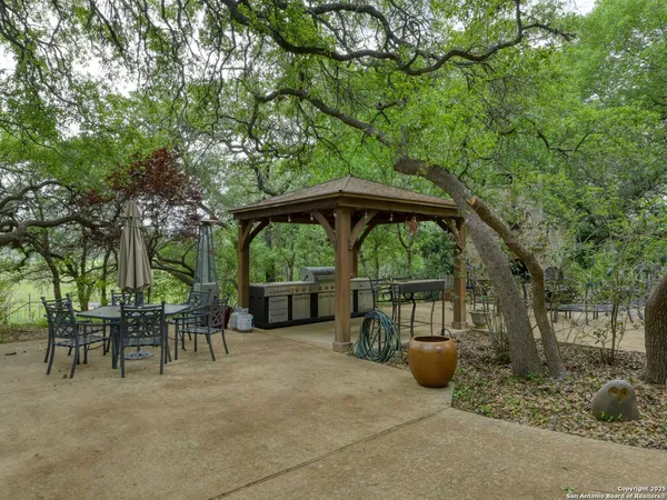 $2,150,000 | 109 A Ammann Road, Boerne, TX 78015