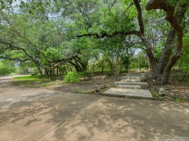 $2,250,000 | 109 A Ammann Road, Boerne, TX 78015