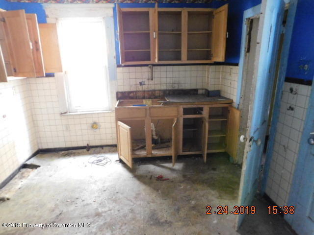 963 Providence Road Scranton, PA 18508 - Photo 6 of 16 Gallery Image 6